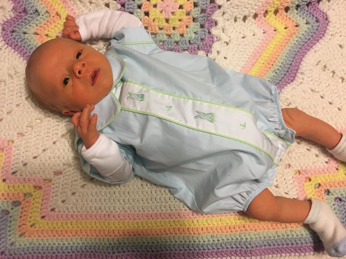 KRB3612's tweet photo. @Carters Baby’s coming home outfit 👶🏼 #bodysuitdaysweepstakes @Carters https://t.co/GsYQwL1R9f