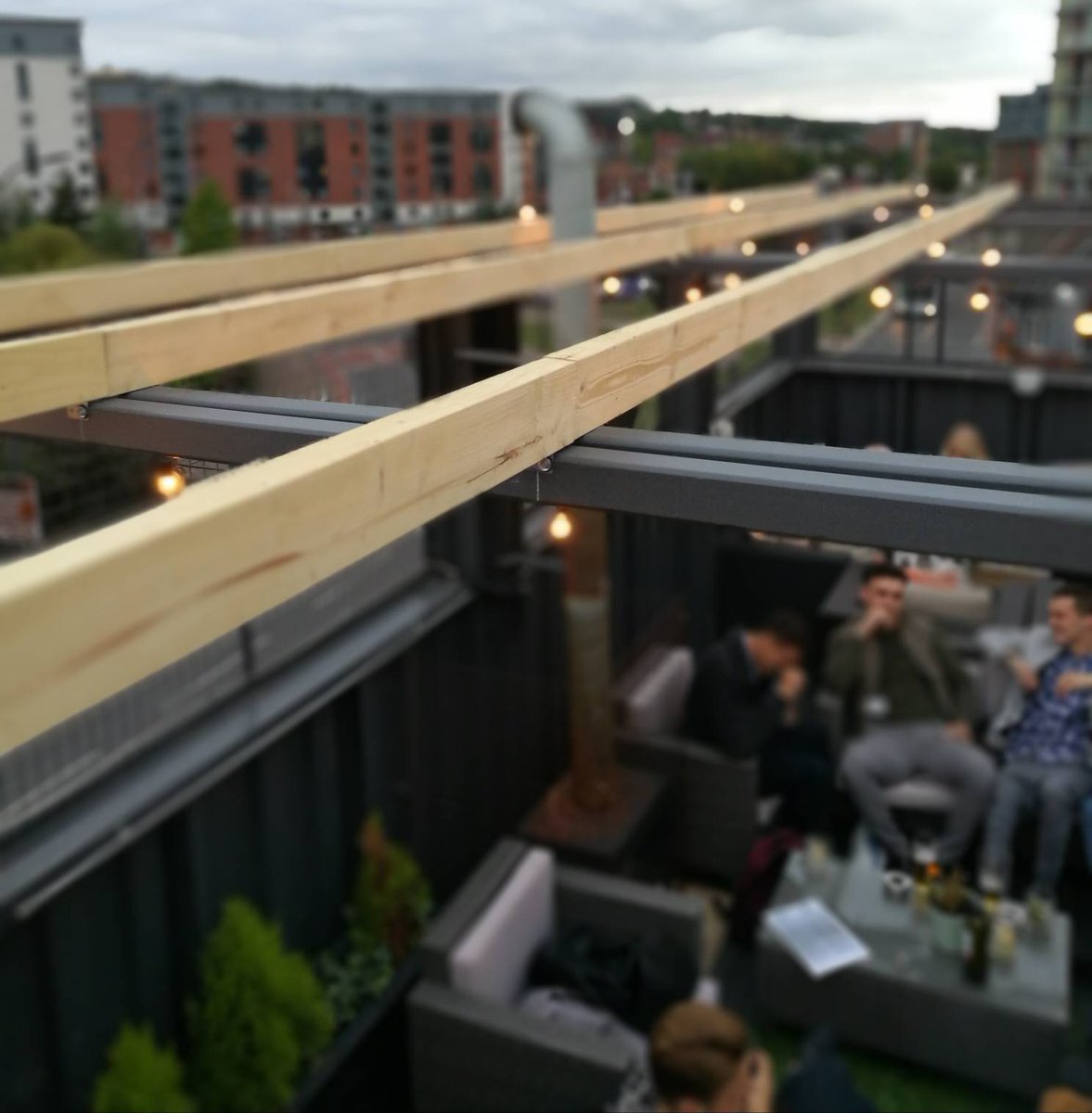 Roof progress: closer to completion every day! Open tonight until 10pm! Its not too late to enjoy this nice evening with drink in hand 🍹🍺
.
.
.
#inc #sheffield #kelham #island #bar #cocktails #rooftop #socialsheffield #milestone