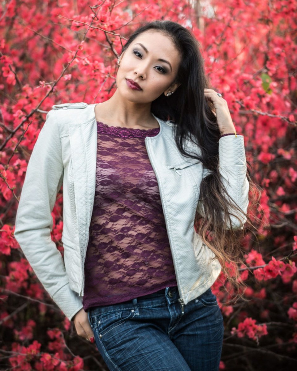 SummerKayyyyy's tweet image. Leaves are starting to change and time to pull out leather jackets and boots! #fashionista #fallfashion #model #Asian #red #autumn #portraitphotography #portrait #norcal #sacramentoca #sacmodel #flowers