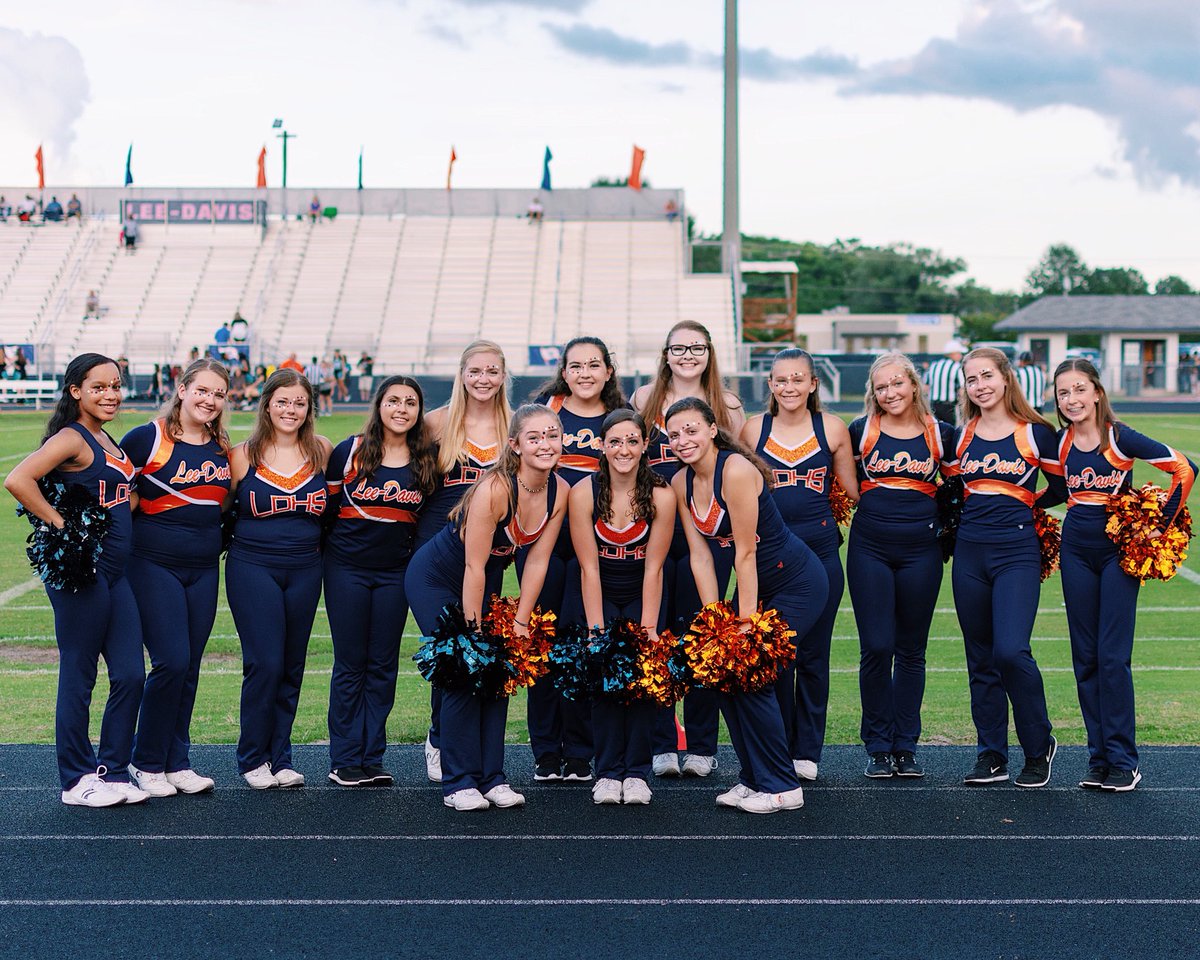 our first game went great last night !!! so proud of every one of these girls 🧡💙 keep on workin hard !!