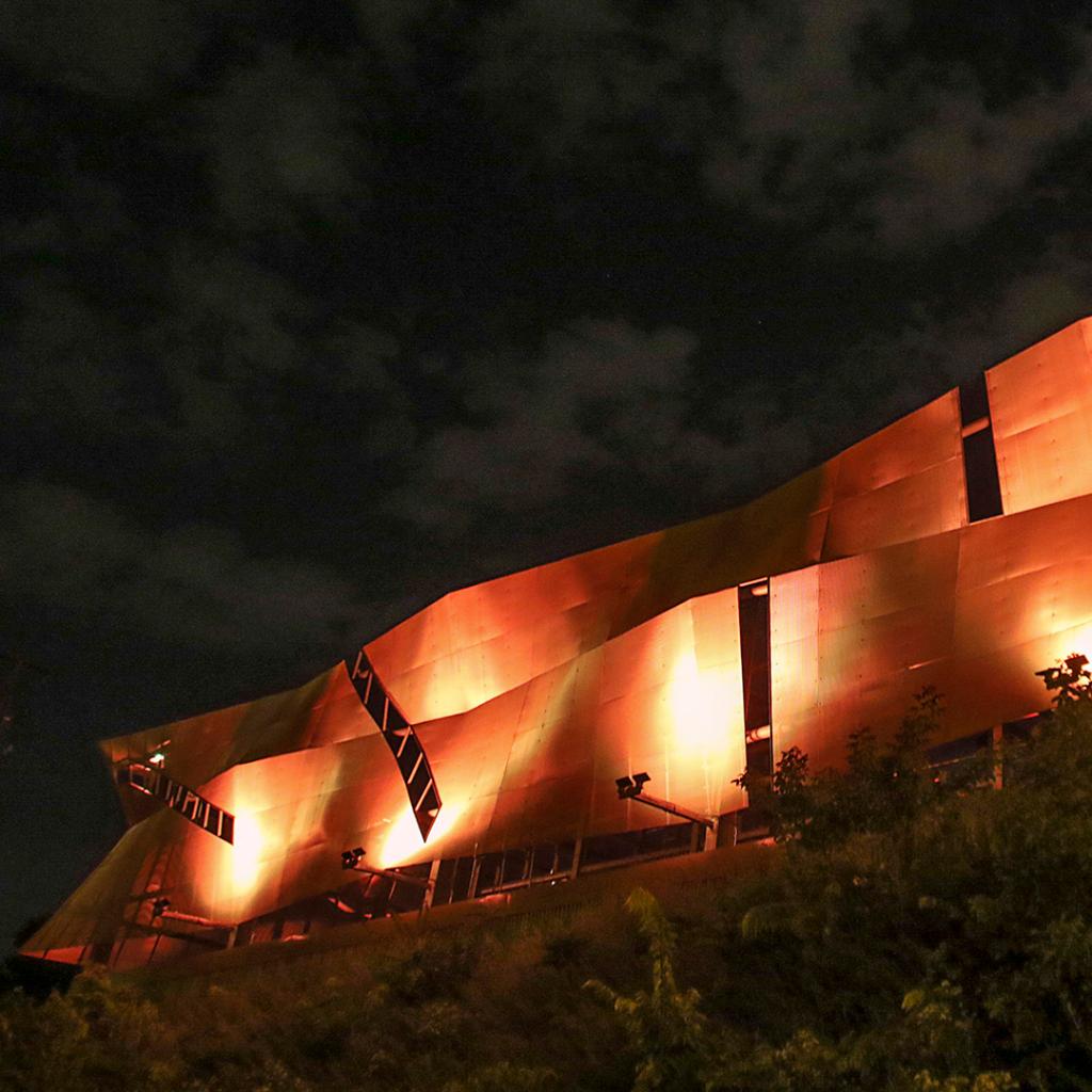 Tonight, our substations go orange for @2harvest’s #HungerActionDay. For 1 in 6 kids in #Minnesota, #hunger is a reality that makes learning & growing more difficult. Take action at 2harvest.org/ham #donate #volunteer #care