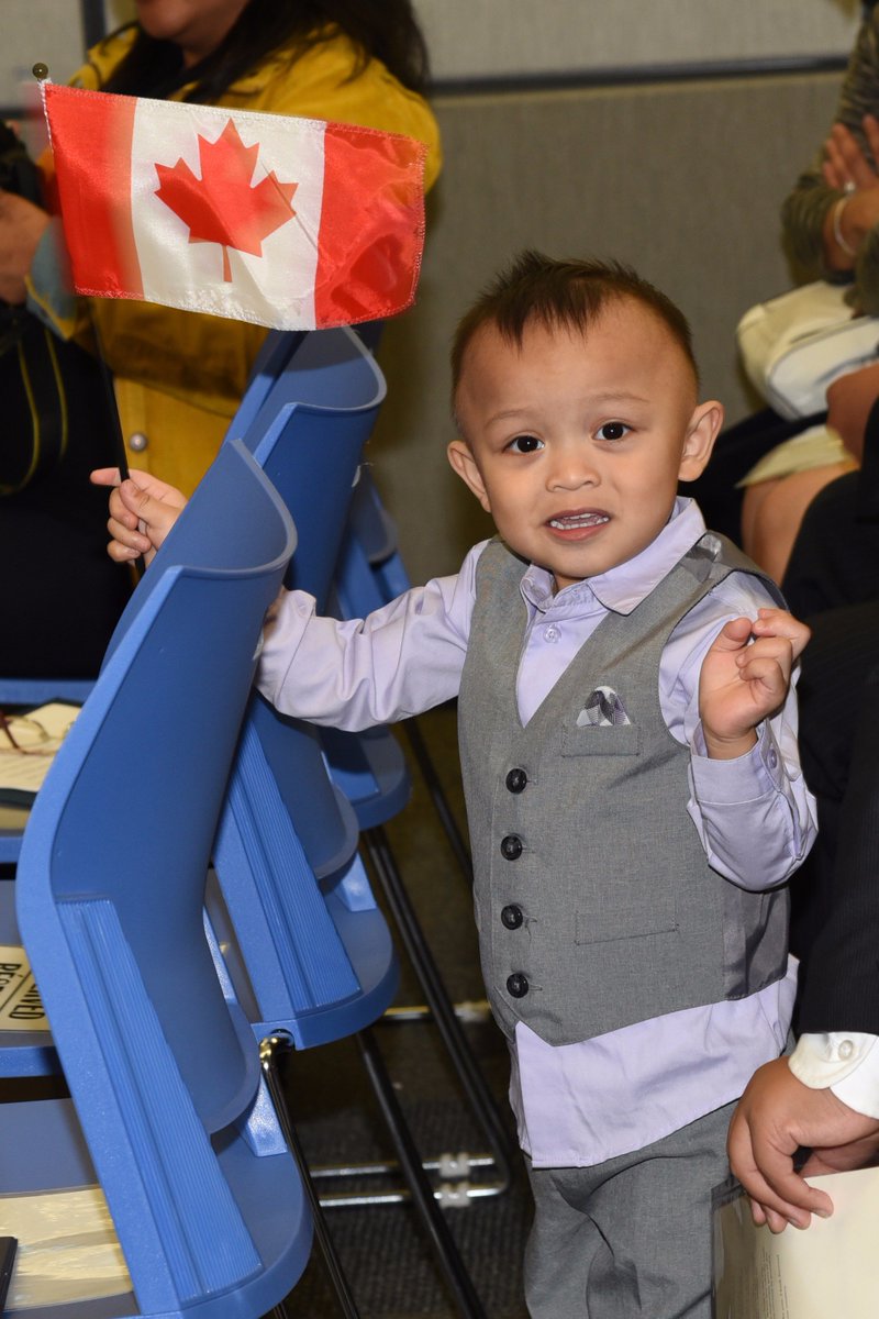 wpgpolice's tweet image. Proud to play host to today&apos;s @CitImmCanada Citizenship ceremony at Police Headquarters. 19 people from 10 countries took the Oath of Citizenship. Congratulations to all! #MyCitizenship #WPSCommunity