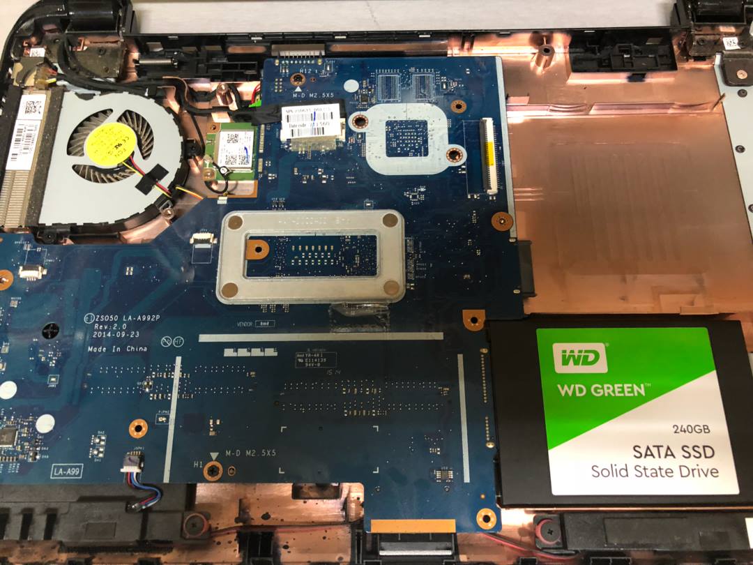 ContraseaPC's tweet image. Revive tu portátil cambiando su hdd por un ssd ⚡️💥 Sólo en Contraseña Pc. Infórmate sin compromiso 😉
•
•
•
•
#ContraPc #Reparacion  #hardware #gamerlife #wd #westerndigital #ssd #tech #pc #laptop #faster