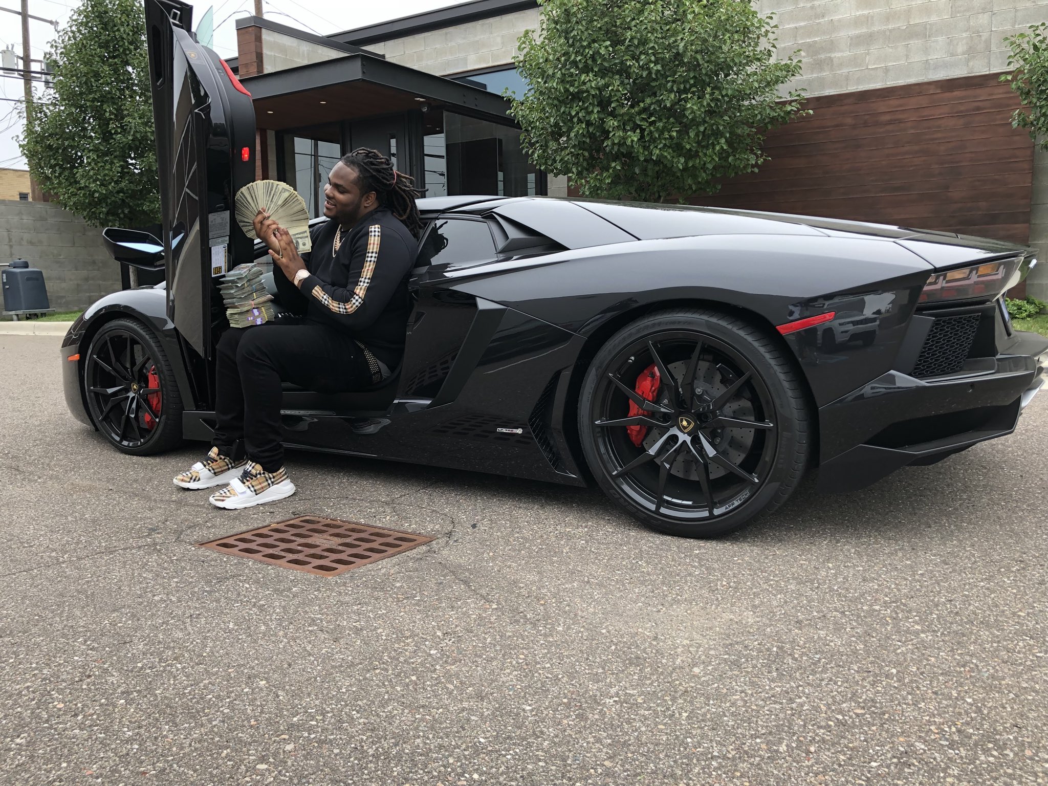 Tee Grizzley luxury cars