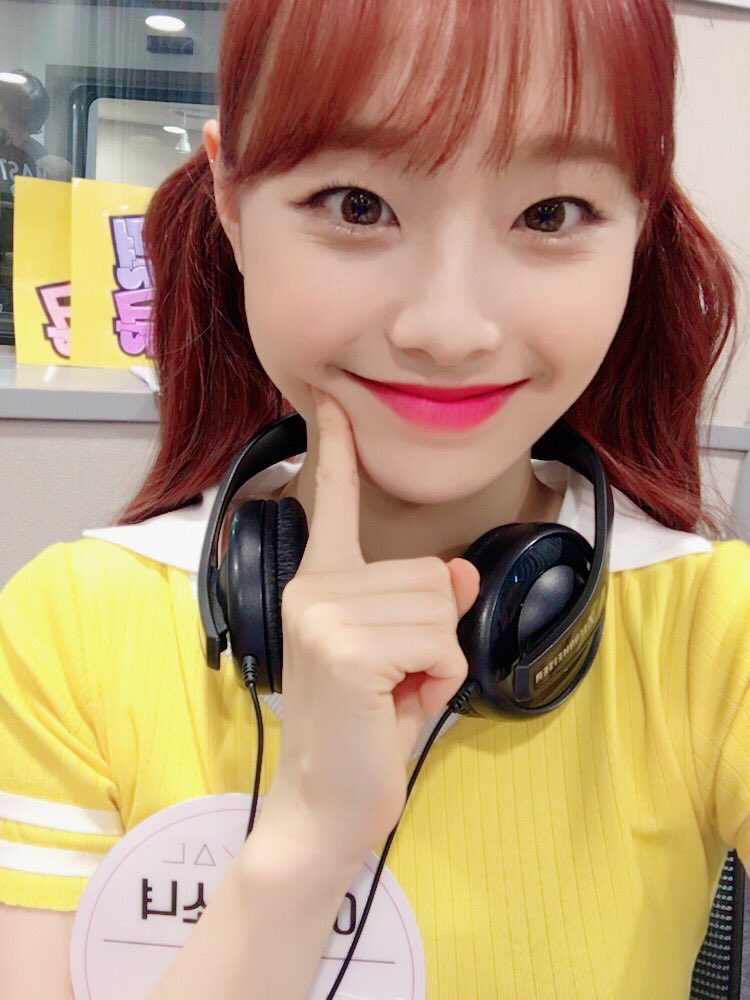 loonaversebase's tweet photo. ㅤㅤㅤRádio LoveFM Old School!!

#Yves 🍎 #Heejin 🐰 #Chuu 🍏 #Choerry 🦇 

ㅤㅤㅤ[♡] https://t.co/roti0TAP0b