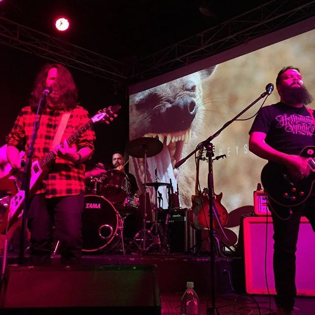 Gig com a hiena maluca gritando com Greyskull #tbt 
#wearethechapel #greyskullchapel #rock #metal #alternativo #liveshow #rockshow ift.tt/2CRa8YL