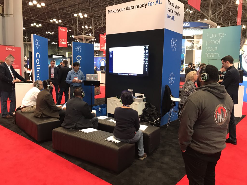 michael_mlin's tweet photo. DataPlaneServices to help enterprises manage global data and eliminate silos by creating a single pane of glass across your data assets on-prem and in the cloud(s). Great demo by Milind Pandit from @hortonworks at @IBM booth at #strata2018 https://t.co/lIa7X3wOkw