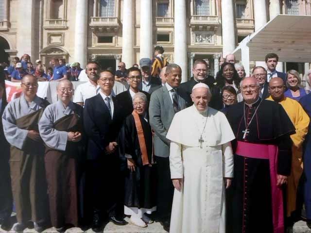 TabletNewspaper's tweet photo. Collaborating for the greater good, @BpDiMarzio leads Catholics, Buddhists in meeting with @Pontifex to talk about green, affordable housing for elderly and formerly homeless. #LaudatoSi https://t.co/po6lIDJDPG @CCBplusQ https://t.co/rirNuOdo3J
