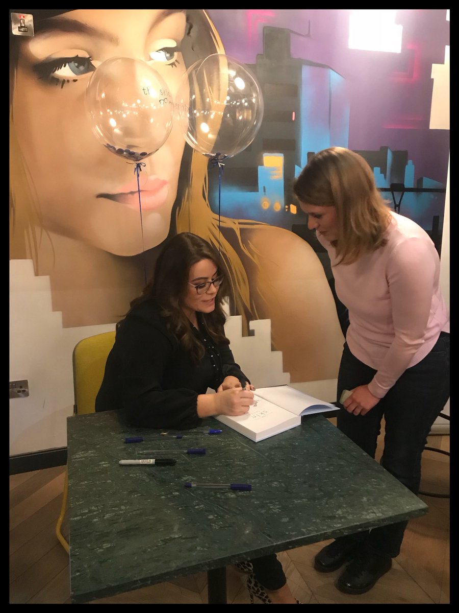 irishtatler's tweet image. The #Nerdettes doing what they do best! 1-1 skin consults under way!  @theskinnerdIRE #ITSkinNerd