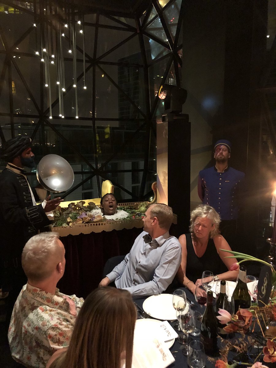 PIWOSA's tweet photo. Heads above the rest.
#PIWOSA #liquidart #southafrica #capewine2018 https://t.co/JyLAZO7SNX