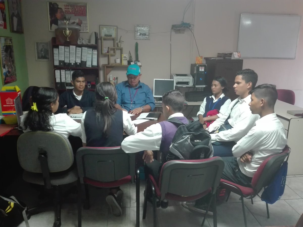 Martinez_josea's tweet photo. Hoy encuentro amoroso con Nuestros Aprendices Juventud de Oro de Cojedes, para hablar de Formación, Producción y Recreación, para fortalecer el movimiento y escuchar las críticas y autocrítica @Incesocialista @INCESCOJEDES @pnacojedes1 @WuikelmanAngelP @psuvaristobulo https://t.co/QmY6MhkpXN