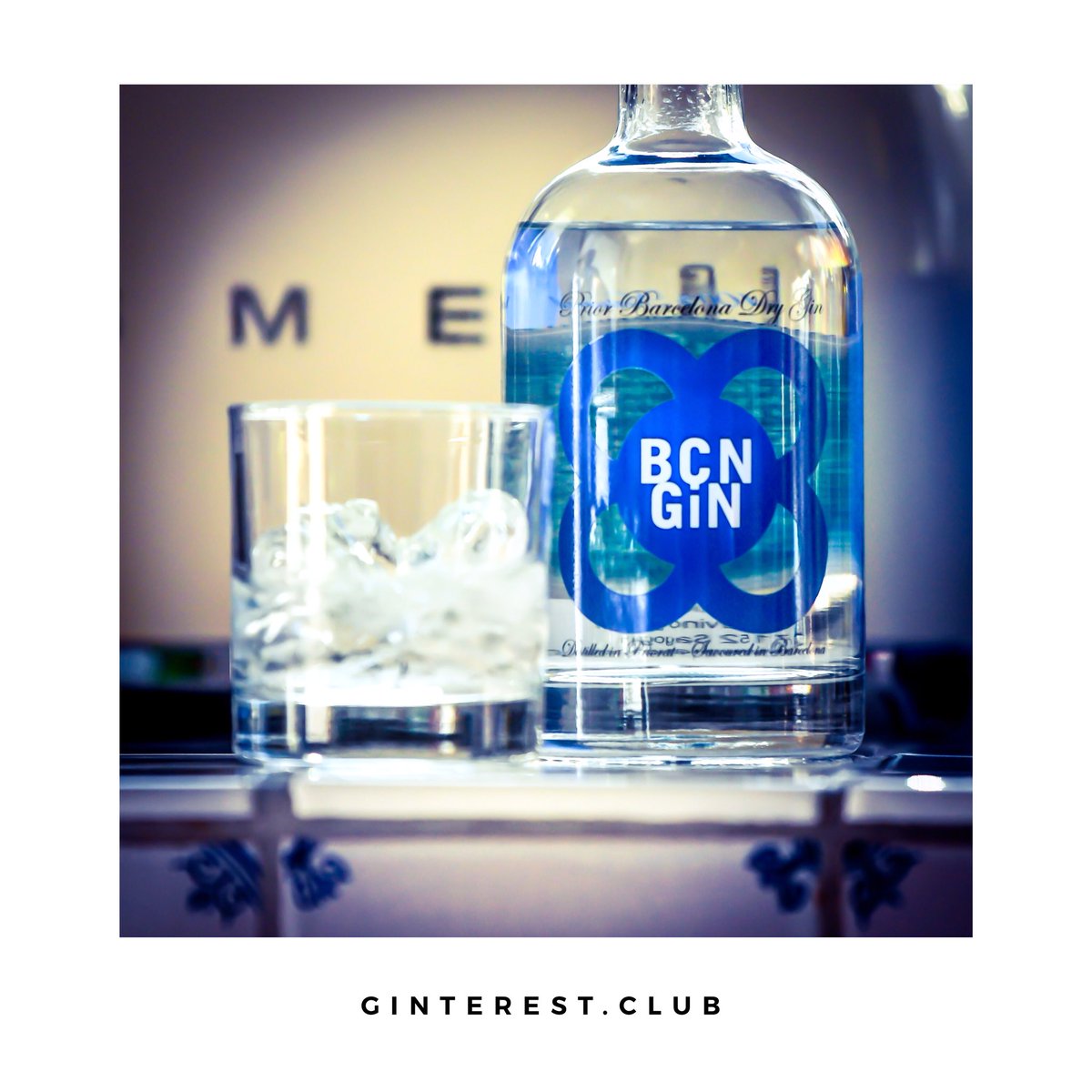 GinterestClub's tweet photo. What an interesting flavor! And wonderful to enjoy it on a sunny afternoon - neat on ice #bcngin from #barcelona #gin #gintonic #bcn #spain #españa #ginebra #ginterestclub #catalunia #fig #rosemary #fennel #feelgood https://t.co/3bujs7kg7H