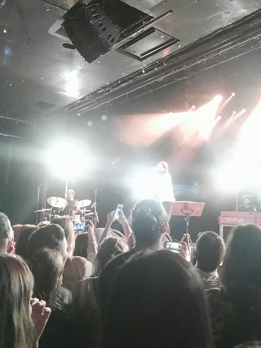 Hoy acompañamos a <a href="/FrediLeis/">Fredi Leis</a> en su concierto en la Riviera!