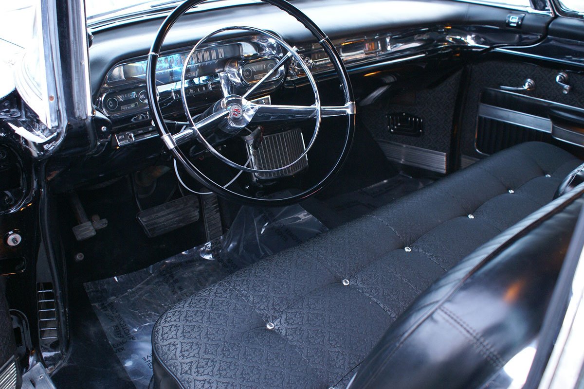 ValentiClassics's tweet photo. Look at this gorgeous classic!! Abeautifully restored 1957 @Cadillac Coupe DeVille.
#ThrowbackThursday #Cadillac #Coupe #DeVille #ClassicCars #ValentiClassics https://t.co/lHXSLmjLhG
