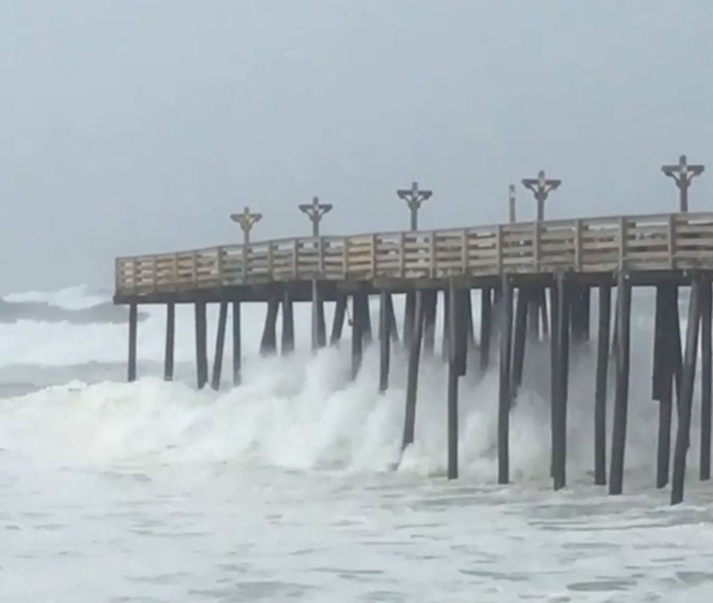 MOVISISEC's tweet image. #Asi está #afectando #Florence las #zonas #costeras movisis.org/2018/09/13/asi…