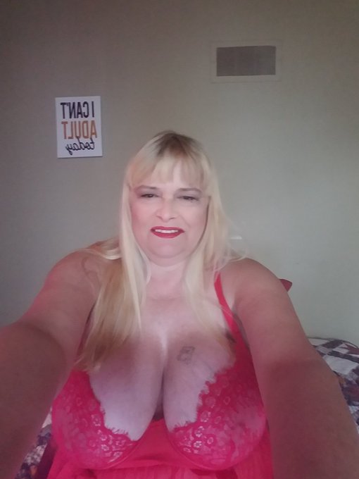 Does anyone feeling like #sexting or talking to me? We can trade pictures! My number is free and the<a href="/tag/sexting"class="tags">#sexting</a>