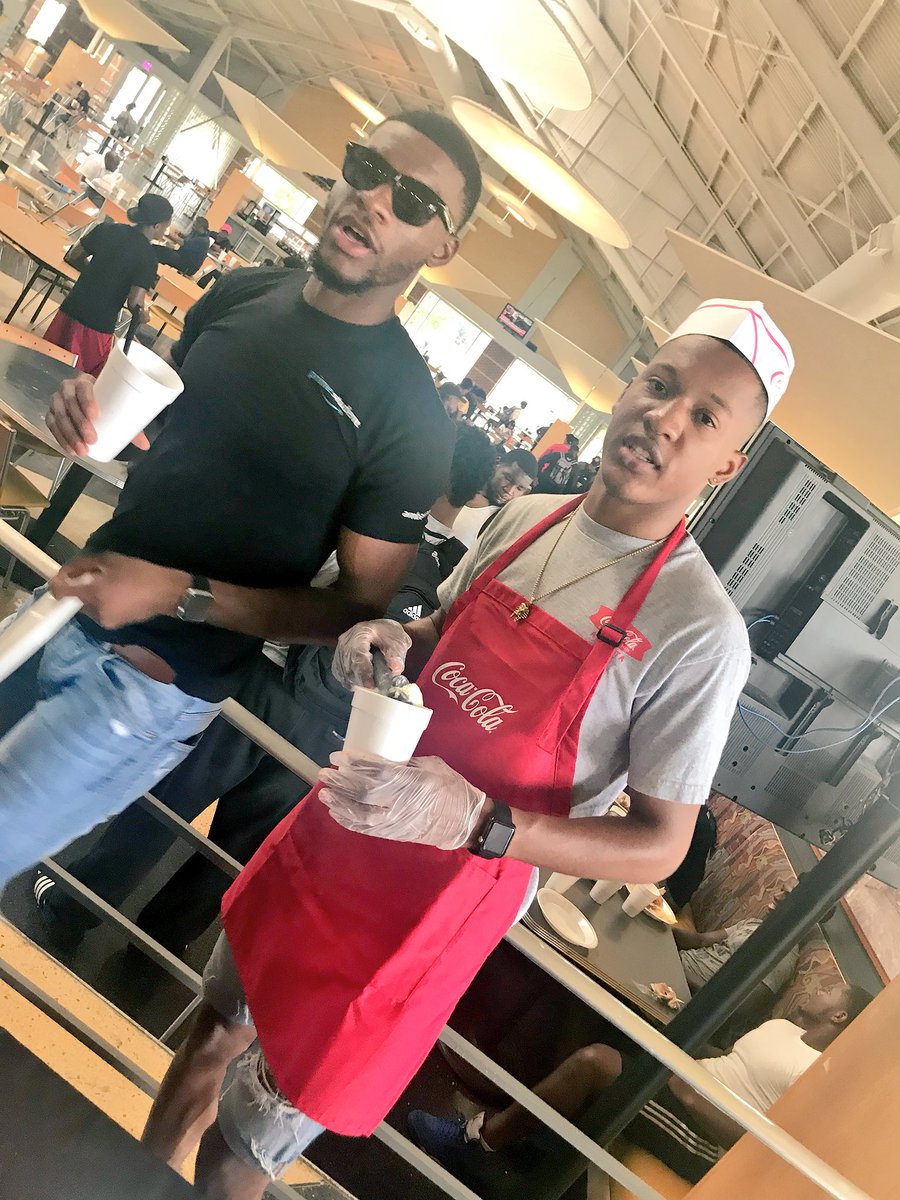 Im_that_kiiid's tweet photo. We come together to serve #MYASU #primestudentrep X #iworkforcokeca https://t.co/3NKtnSsgKD