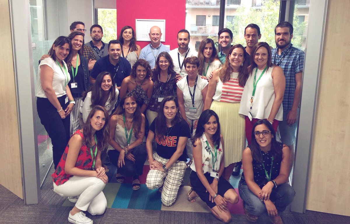 Blautercat's tweet photo. A @blautercat hem començat el mes de setembre envoltats de grans persones 😁🙈 Moltes gràcies, @SchneiderES!
#avuiésunbondia #blauter #comunicació https://t.co/StGDiWy5k4