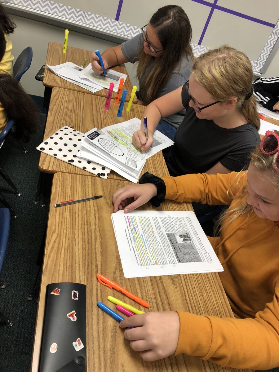 truong_terri's tweet image. One pagers and highlighting = AVIDizing learning! #weareAVID #DemoLife #cfbmattersme #pantherpride #tedpolkway