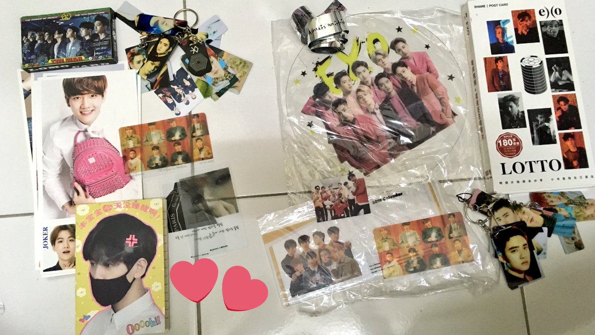 LimerenceB56's tweet photo. Hey guys, I’m giving a giveaway! It’s just unofficial things and some gift which I have double. Only for MALAYSIAN. I will pay for the postage.

To join this giveaway, you must be an EXO-L.

1. Follow @limerenceb56 (twitter &amp; instagram)
2. Retweet this tweet

#BAEKHYUN #EXO https://t.co/5XCKlqNd1j