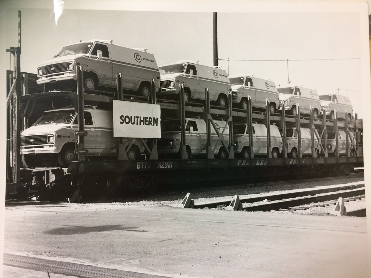 MasterackCVP's tweet photo. #TBT Southern Bell - Masterack Fleet Services, 1970's.
#masterack, #fleetservices, #southernbell, #chevy, #workvans, #upfit https://t.co/pRUlDwZgir