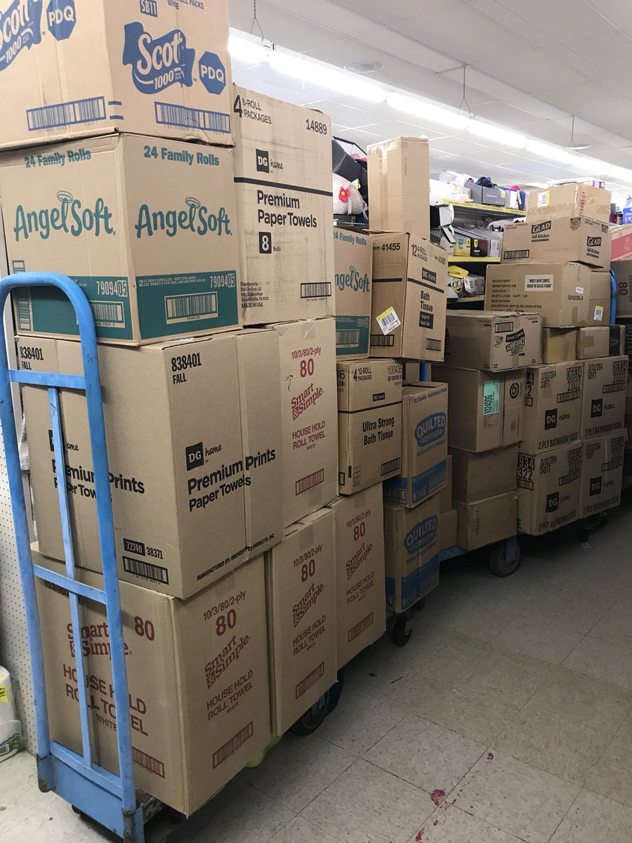 TiffanyErvin's tweet photo. Well at least I now know it’s not just the #FlatRockNC store that sucks @DollarGeneral - you have a hot mess in #FletcherNC too... I tried... I’m out! #howdoyoustayinbusiness https://t.co/Ryehpuoh3U