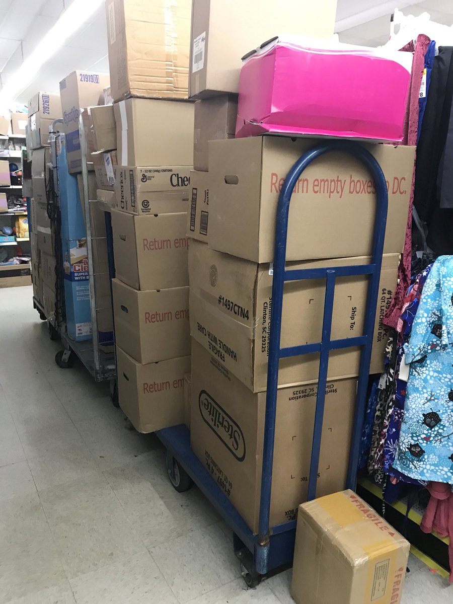 TiffanyErvin's tweet photo. Well at least I now know it’s not just the #FlatRockNC store that sucks @DollarGeneral - you have a hot mess in #FletcherNC too... I tried... I’m out! #howdoyoustayinbusiness https://t.co/Ryehpuoh3U