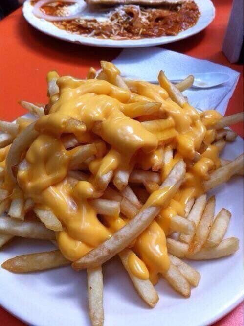 FoodPornAddicts's tweet photo. Cheese fries https://t.co/R3FKJkp2l4