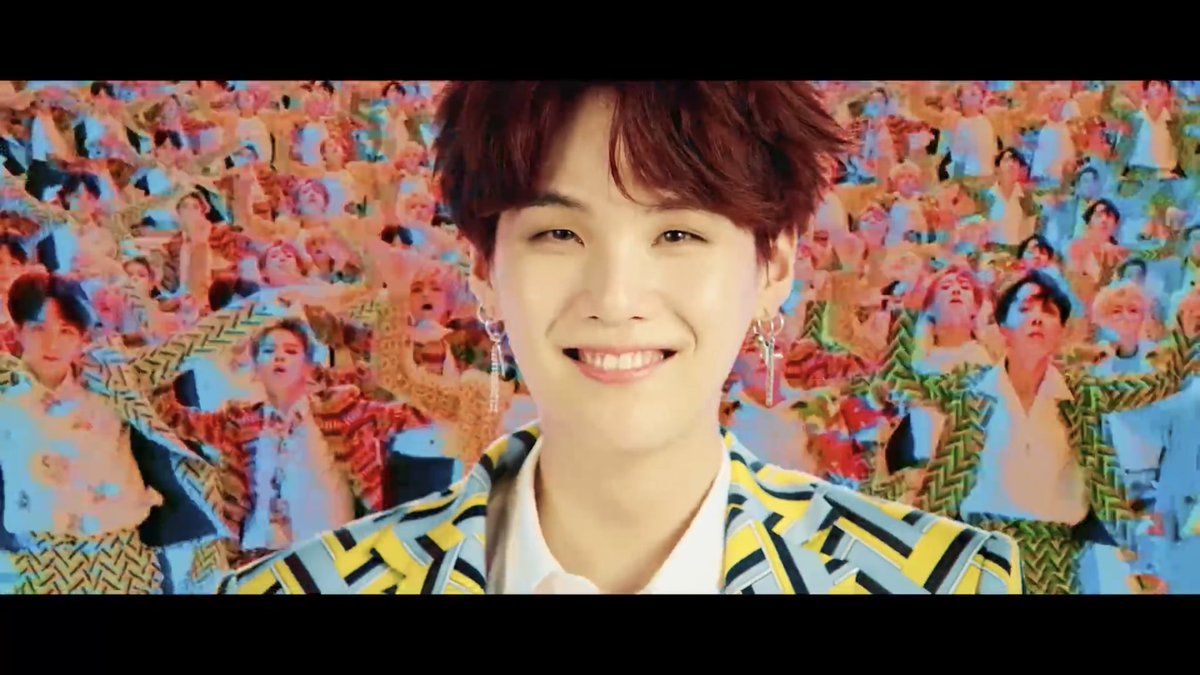 SUGA_th's tweet photo. https://t.co/aUdbsLVh14