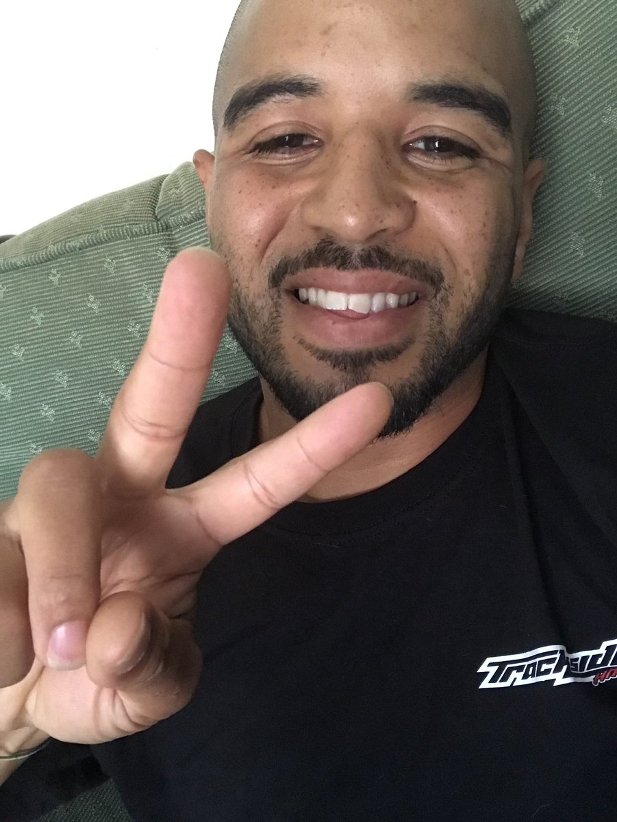 AndrewShim's tweet photo. So happy with the amount of people that have stepped up this week & booked on to donate blood ๐๐ your all awesome! If I could give you all a prize I would ๐ nuff love to all of you from me! I think weโre over 60 pints in the @Shimmy_TV #100Pints Challenge ๐๐พ https://t.co/44xdLLCOph