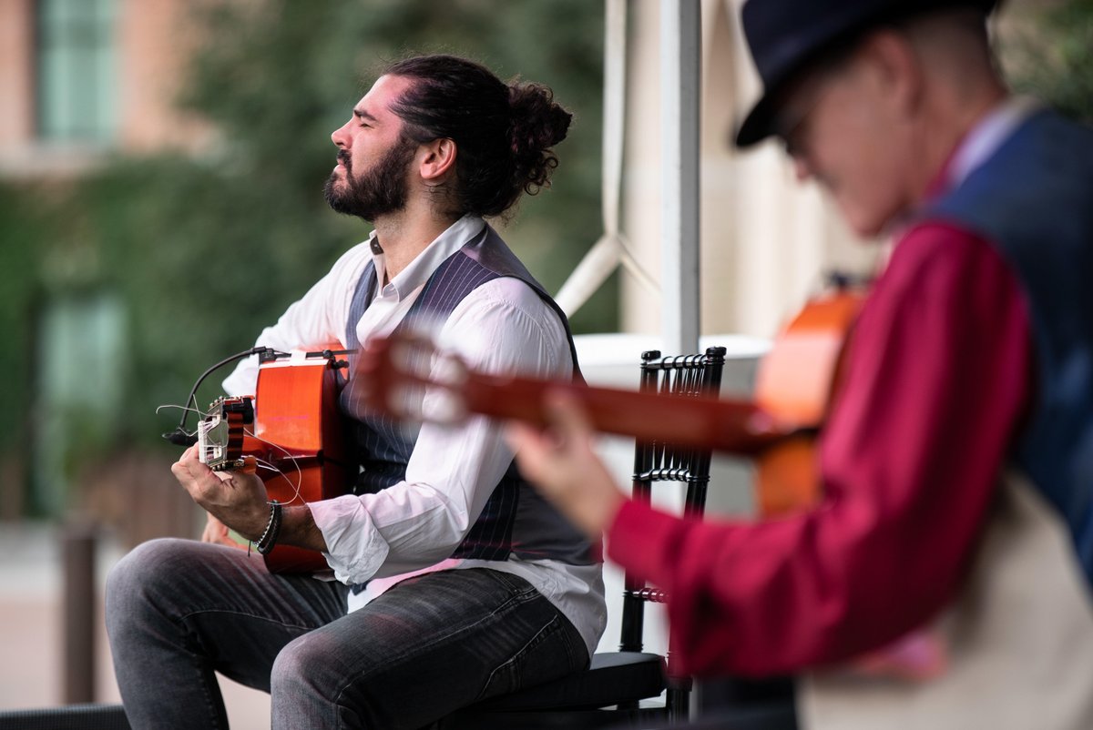 OleAtPearl's tweet photo. Shop your favorite vendors at the final Olé Edition of @historicpearl's First Thursday Night Market on September 6 from 4-8 pm. Acclaimed flamenco guitarist Luis Gallo joins us from Madrid to provide market-goers with music while performing with students from @UTSA. https://t.co/Lhl8Kfp1SC