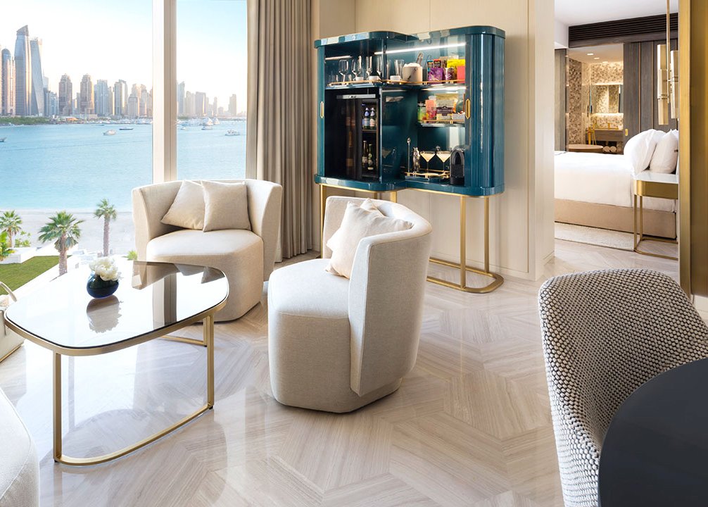 There are definitely worse places to wake up than a suite at FIVE Palm Jumeirah... 😎

#HolidayGoals #AmazingViews #PalmJumeirah #InteriorLovers