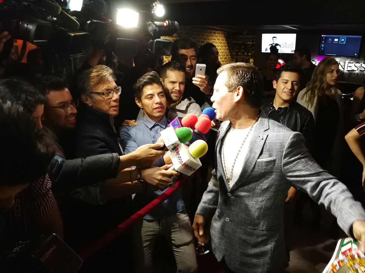 SORRENTODESIREN's tweet photo. Gracias a los más de 60 medios por todo su apoyo, el evento fue todo un éxito. Inauguración de la nueva sucursal de #JCChavezBoxingStudio #PrensaManagement @Rene_Ortiz @Jcchavez115 @jcchavezboxing @paulinadiaz https://t.co/u5mCyLwWbj