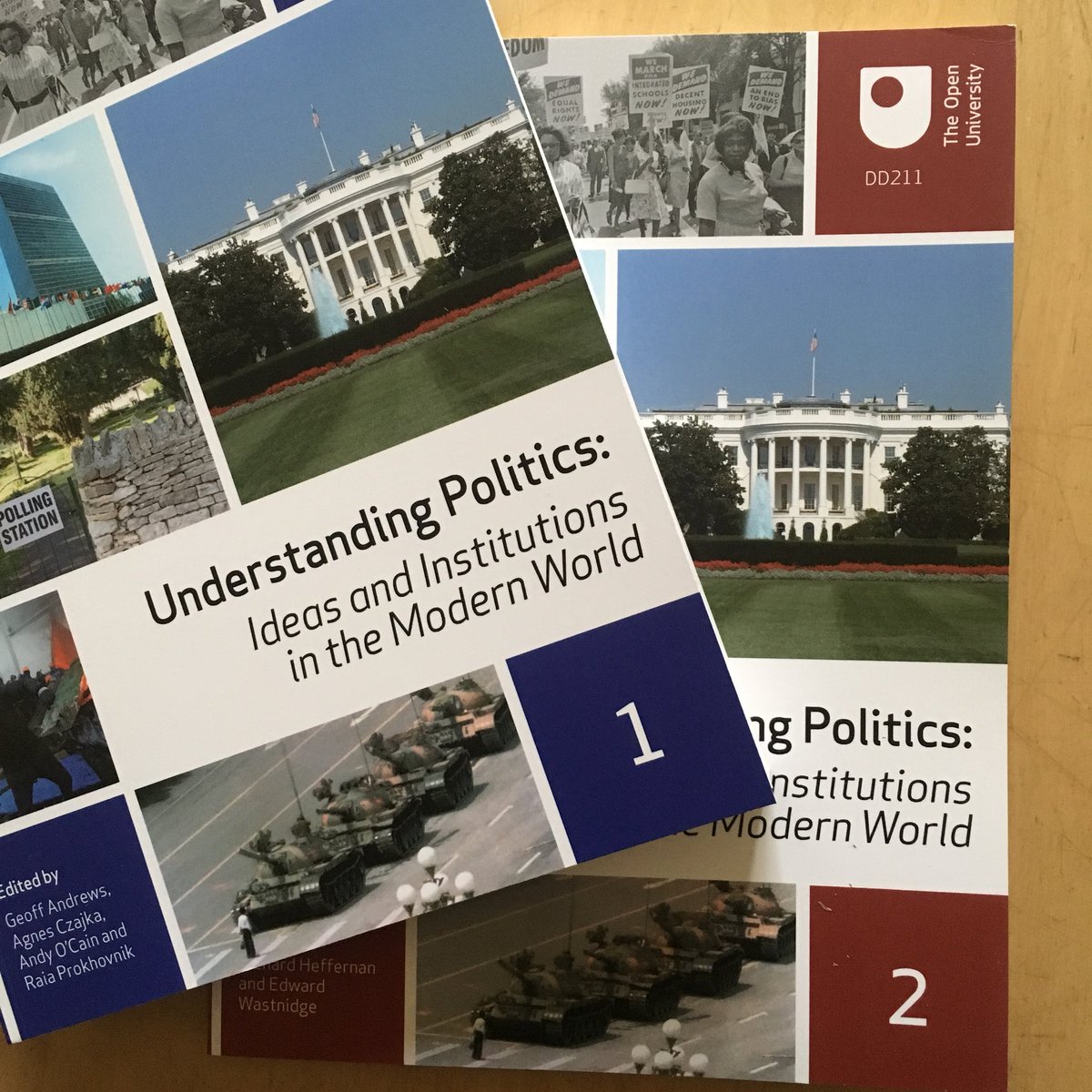 fionastudy's tweet photo. 😂I’m getting less paper with each module!  Not even a printed assessment guide.  I was looking forward to freaking out over the questions! But I do have 2 thick books that smell good! #DD211 #OUStudents #OUunboxing #OpenUniversity https://t.co/P2al1YapZE
