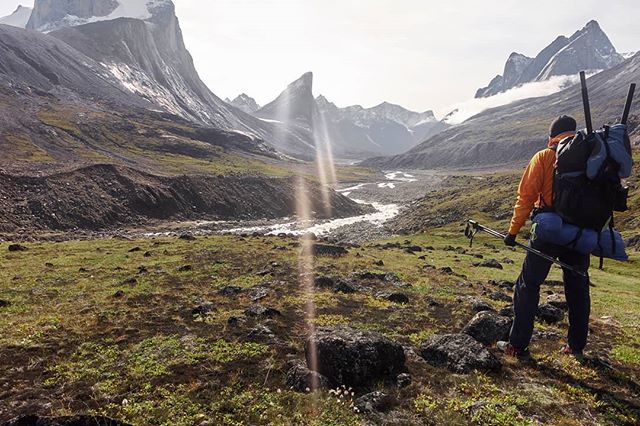 Suluk_46's tweet photo. Day 3: Staring back at the winding Weasel River and down the valley. It was a stinking cold night. There is ice and frost on my sleeping bag, tent, and anything that has moisture in it is frozen including my shoes. Today I push on to Summit Lake and I wi… https://t.co/yMQOO8p6yF https://t.co/kJGe8cl5vy