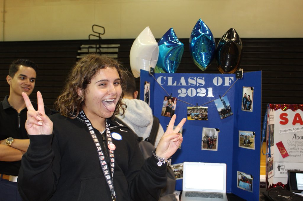 adelg28_'s tweet photo. Today is your last chance to sign up for one of our great clubs. Please take advantage! #MLEClubRush @HarbingerMLEC https://t.co/trTZ4KrOpg
