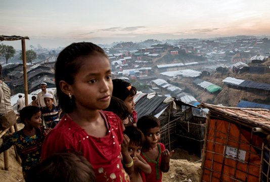 Udashi_Pothik's tweet photo. The @UN and the @WorldBank Group have commended the govt of #Bangladesh for its generosity in welcoming and sheltering the #Rohingyas fleeing from the conflict and violence in #Myanmar.
#RohingyaCrisis 

https://t.co/h7dk281WaA - https://t.co/ngtEU0GfSA