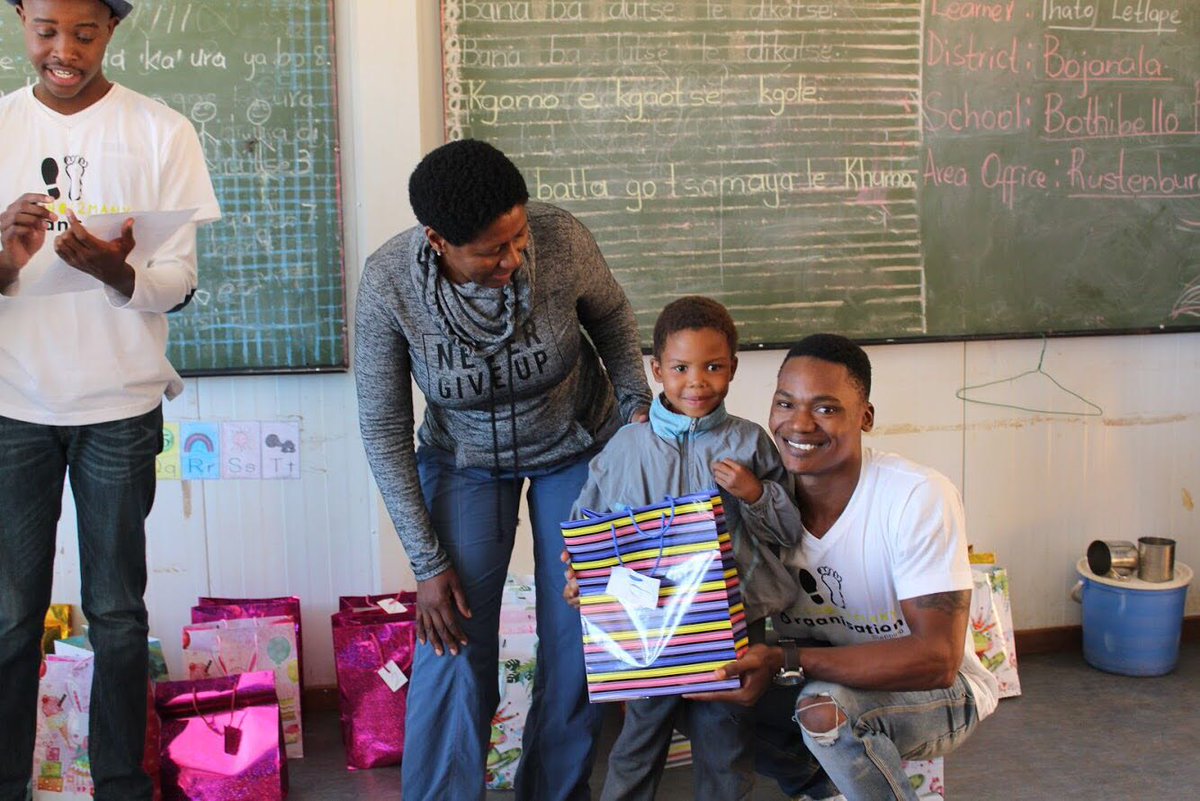 oneshoe2many's tweet photo. #TBT to one of our first visits to a school in Rustenburg! The kids loved it, it was an amazing day 👞#OneShoe2Many #GlobalCitizen https://t.co/SxqF5W5QcJ