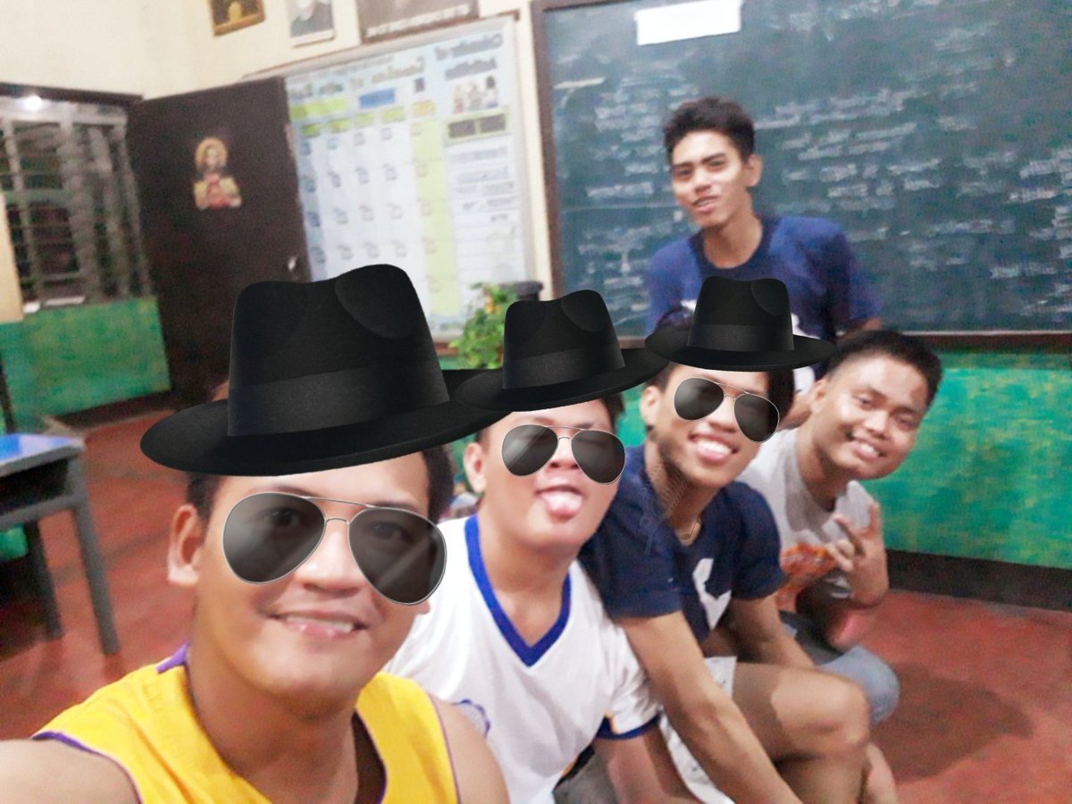 jeffreebartolo1's tweet photo. Mga kumag nagapicture n2mn kyo sa idol nio https://t.co/PSOdvYvmSD