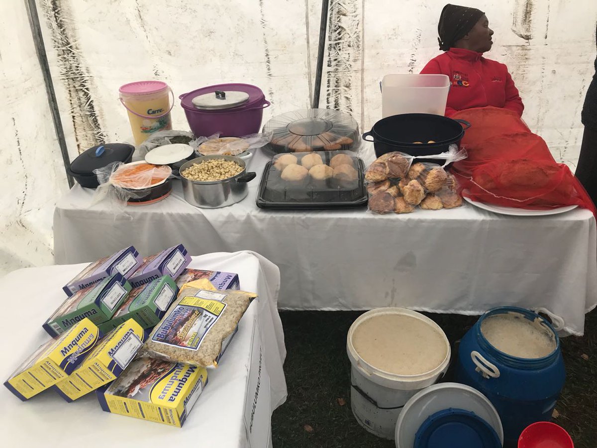 MnqumaMunic1's tweet photo. Agricultural OpenMarketDay, hosted by Mayor Ncetezo &amp; DRDAAR@ ButterworthMonument. Fresh produce Xhosa wear @tobinlow  prices
#HeritageMonth https://t.co/PjaEw57n3o