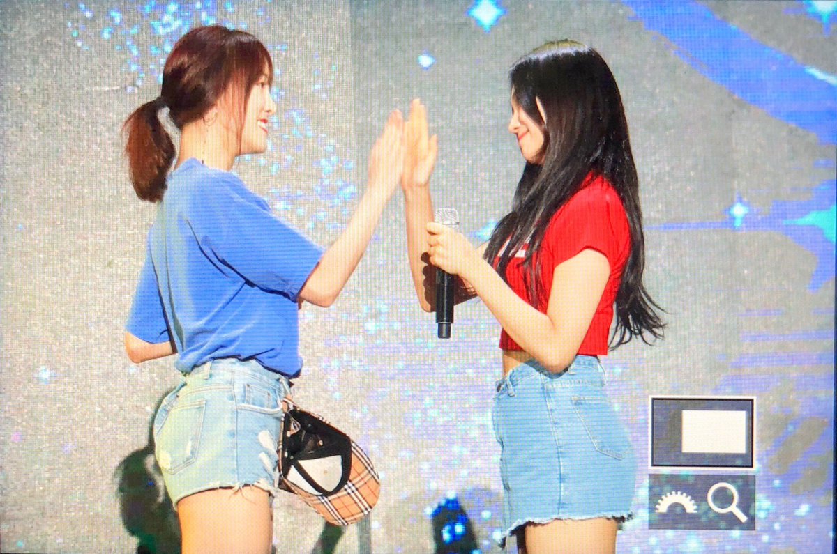 Lovelyrics_GF's tweet photo. 180906 DMCF MBC 라디오 DJ 콘서트 프리뷰
#여자친구 #GFRIEND 
#유주 #Yuju https://t.co/9ayJnCpQY4