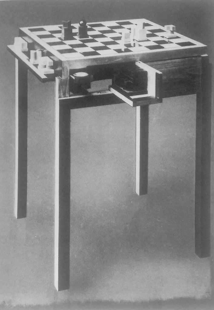 ro_almonacid's tweet photo. Hoy en #JuevesDeArquitectura comparto el juego de #AJEDREZ diseñado en la #Bauhaus por Josef Hartwig (1924), con página en el catálogo de Herbert Bayer, tarjeta publicitaria de Joost Schmidt y mesita a juego de Heinz Nösselt.

Idea y forma en esencia pura. 😍 https://t.co/bu71x3suS6