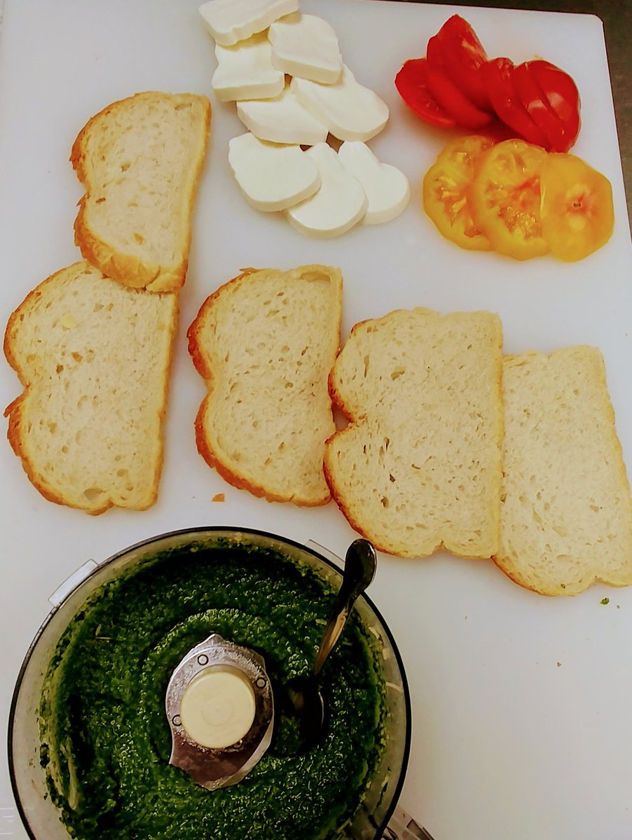 BigDiehlsClass's tweet photo. New school year means fresh, local foods in Culinary I! Student made pesto and tomatoes from Strike Farms, what a breakfast! @EnnisHigh #yum #SchoolBreakfast #studentgrown #local https://t.co/gBCa3g8Rgm