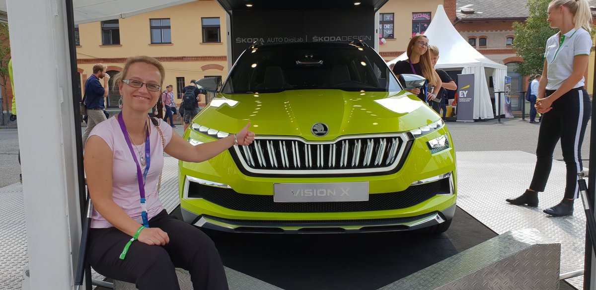 HorakJiri's tweet photo. @skodaautonews #VisionX in action
#futureport #skoda https://t.co/6JX5SE2zzV