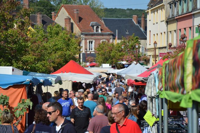 Ce qu'a apporté le titre de « Plus beau marché de #Bourgogne à #Toucy lyonne.fr/toucy/economie…