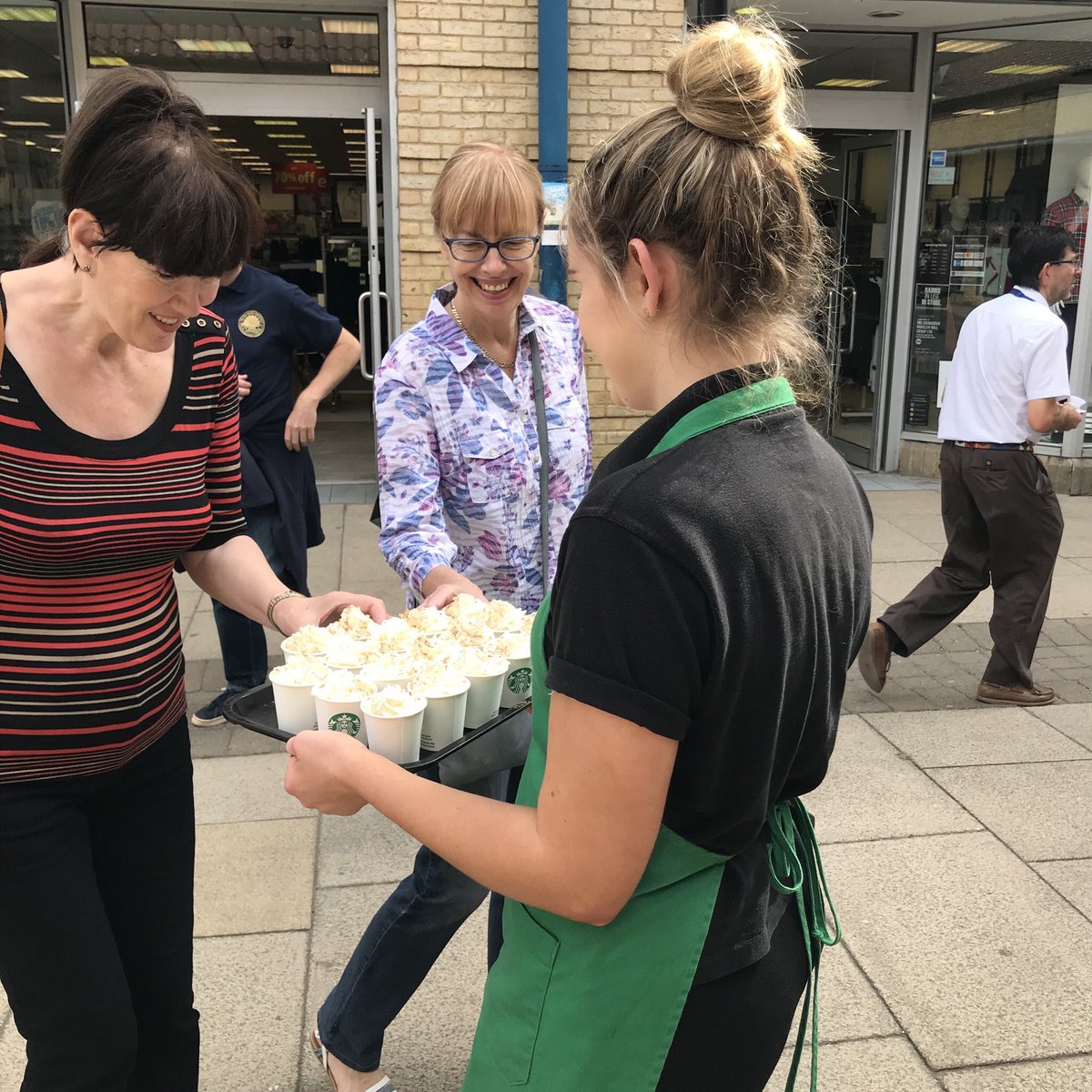 StarbucksEly's tweet photo. It’s Finally Pumpkin Spice Season!🍁🎃🍂 Our store is out and about sampling #PSL out in Ely today. https://t.co/oIKcp2exeM