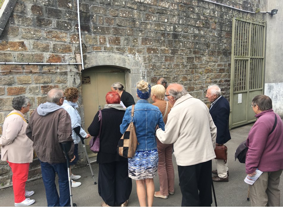 Archipel29's tweet photo. Seconde édition du cycle de conférence sur le thème de "l'Histoire brestoise", en partenariat avec le Fort Montbarey et financé par le Conseil Départemental du Finistère. S'en sont suivis une visite du Fort Montbarey et un goûter convivial avec l'ensemble des participants 😀👍 https://t.co/VTupevLc3s