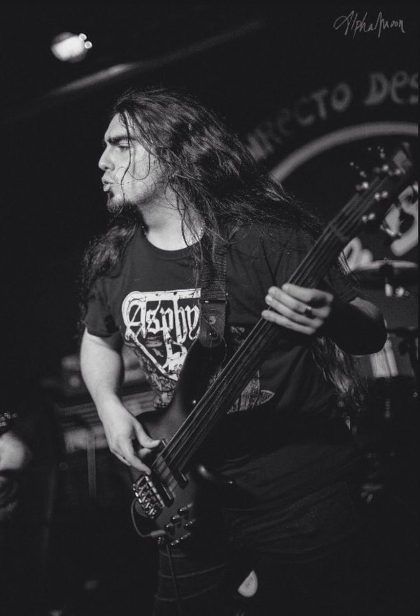 CampsBass's tweet photo. Playing with @BBdeathmetal
. 
#ibanez #ibanezbass   #ibanezgallery  #fretless #fretlessbass #bass #bassist #bassplayer #ampeg #ampegamps #live #gig #asphyx #death #metal #deathmetal  #boss #bosspedals
@Ibanez_USA @ibanezofficial @DaddarioandCo @BossFX_US @Ampeg https://t.co/4l9PzaVnne