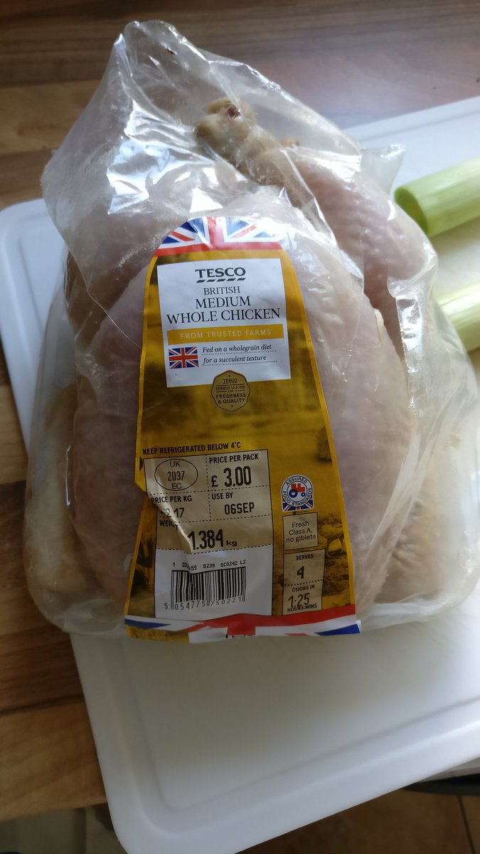 MJ_Boyle's tweet image. Just opened this up to cook. Smells like gas! Horrid. Thanks @Tesco