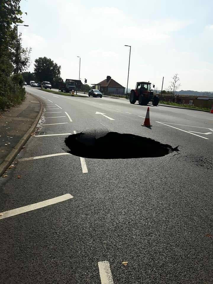 ec_road's tweet image. Not what you want to see on your way to work! #bromley #pothole #roadsafety #roadsafetyaudit
